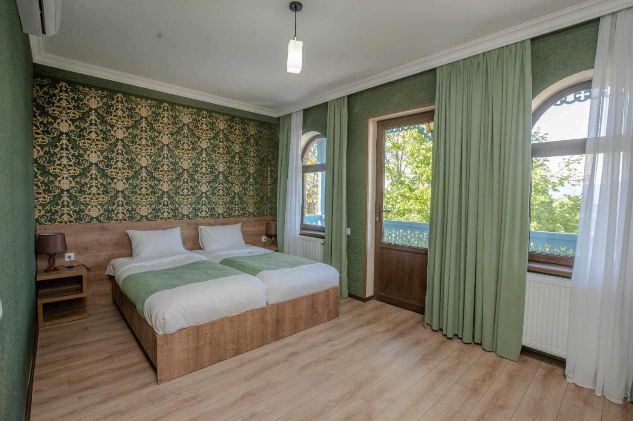 Chateau Orberi Hotel Iqaltʼo Екстериор снимка