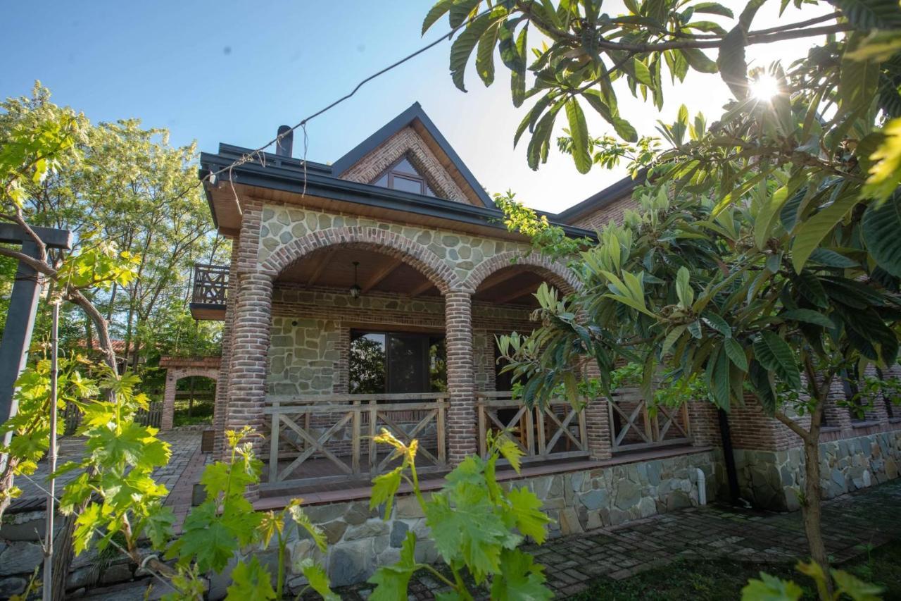 Chateau Orberi Hotel Iqaltʼo Екстериор снимка
