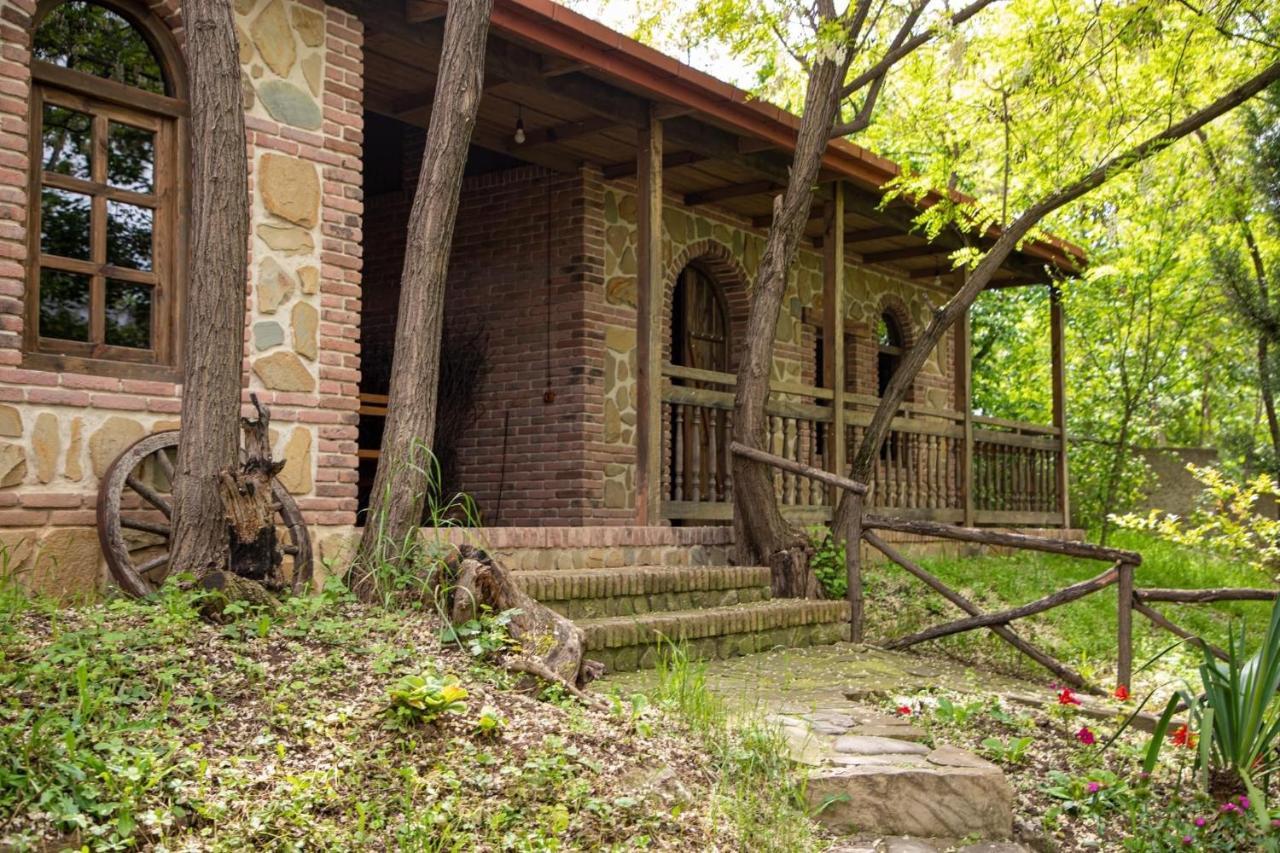 Chateau Orberi Hotel Iqaltʼo Екстериор снимка
