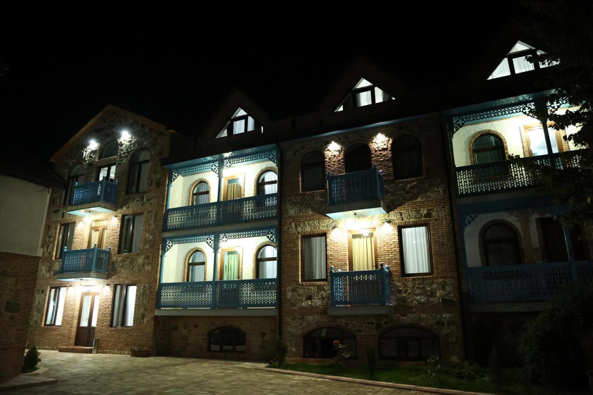 Chateau Orberi Hotel Iqaltʼo Екстериор снимка