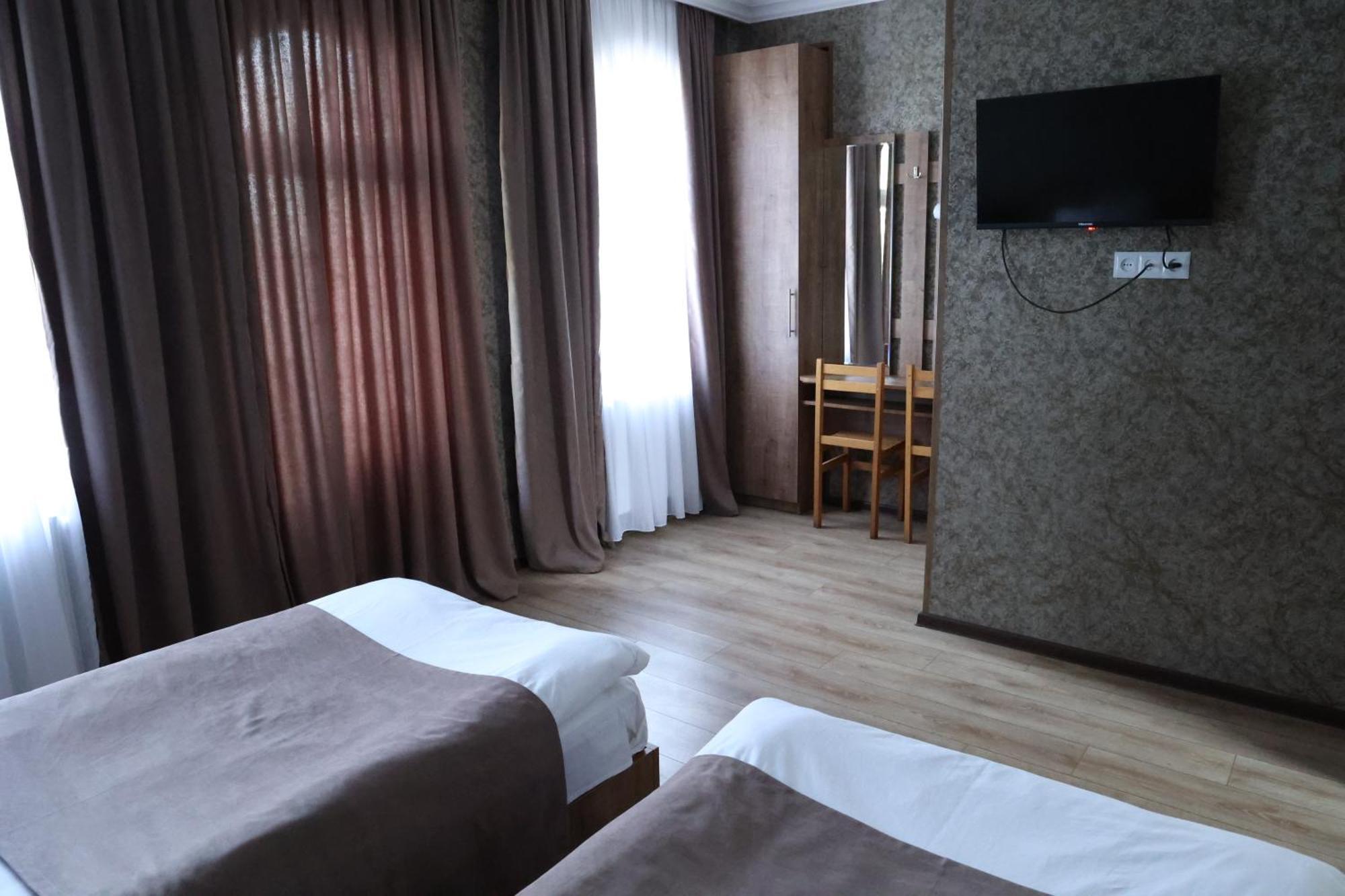 Chateau Orberi Hotel Iqaltʼo Екстериор снимка