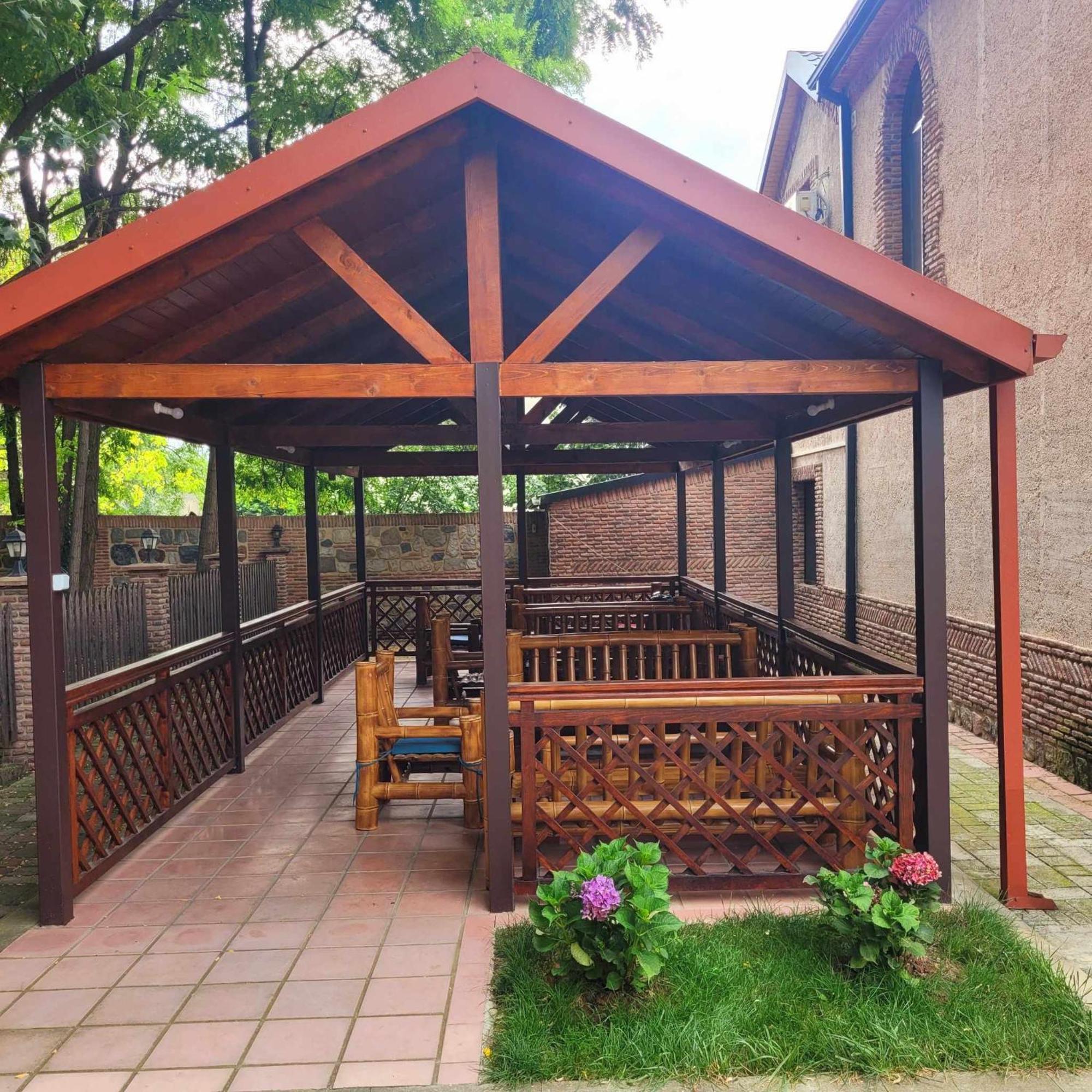 Chateau Orberi Hotel Iqaltʼo Екстериор снимка